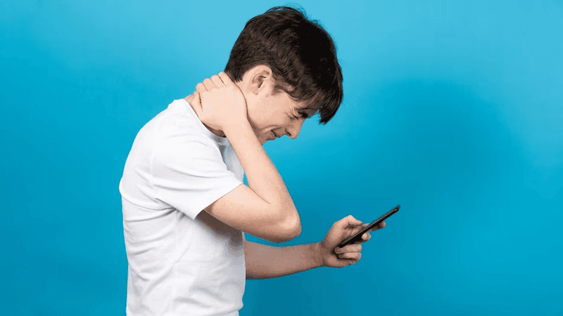 Text neck – The hidden disease of the digital age